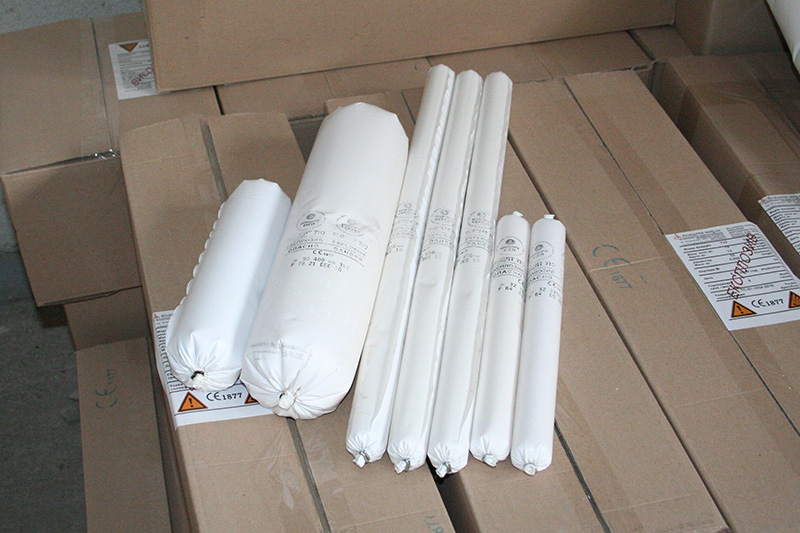 Cartridge water resistant emulsion explosives